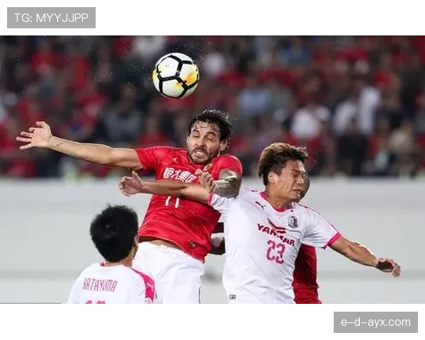 中超豪门对决：权健恒大激战引爆球迷热情，双方状态回暖成焦点