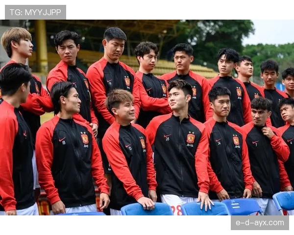 广州队赛季复盘：逆境中坚守信念，展望未来重燃希望